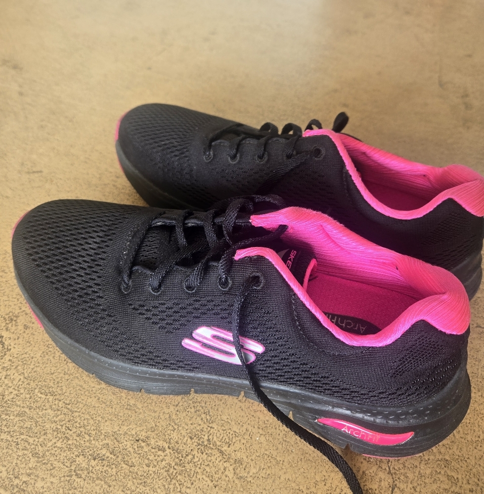 Skechers Women's Black Sneakers with Pink Highlights